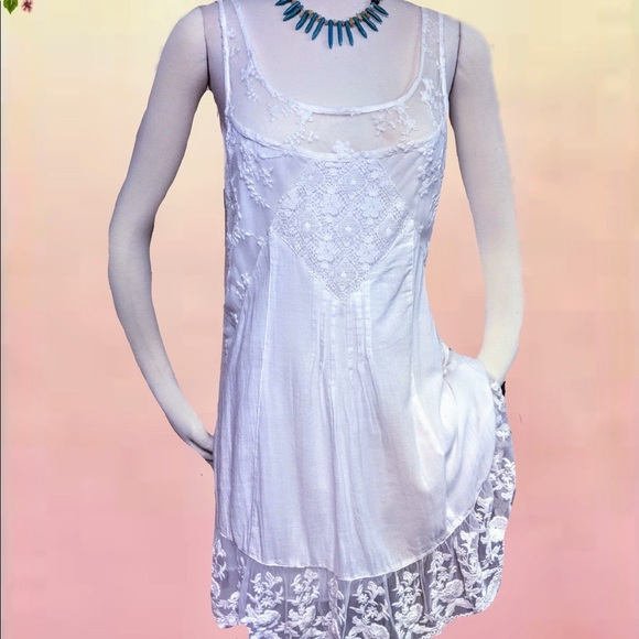 Abercrombie and Fitch - Picture 1 of 2